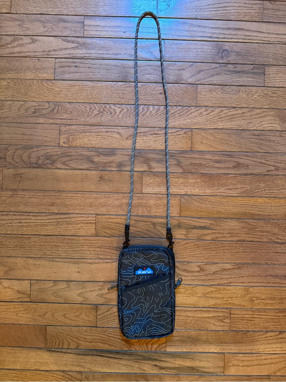 Kavu Essentials Black Topo Rope-Strap Crossbody/Wallet Bag